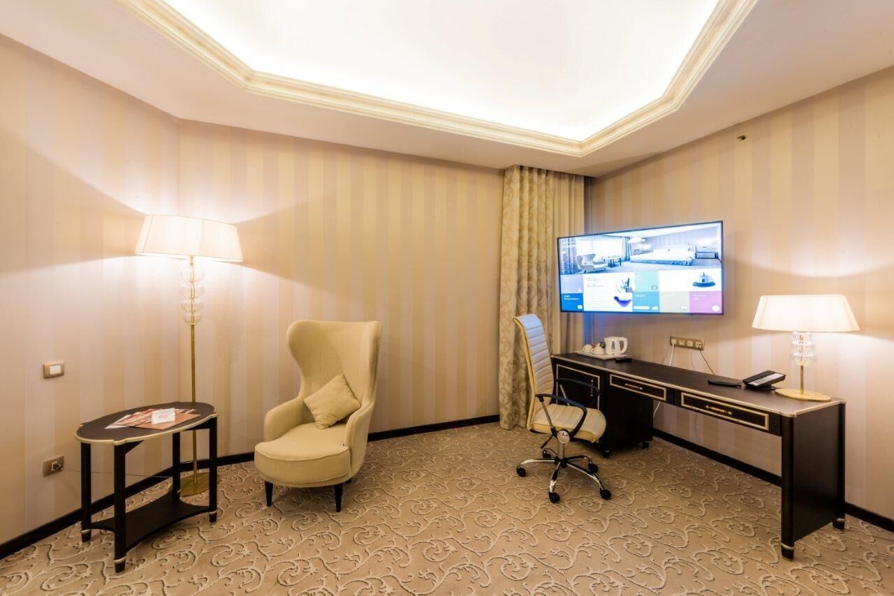 Premium bedding, memory foam beds, minibar, in-room safe