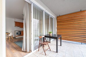 One-Bedroom Apartment | Terrace/patio