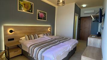 Kahden hengen huone, merinÀköala | Ylelliset vuodevaatteet, pillowtop-patjalliset sÀngyt