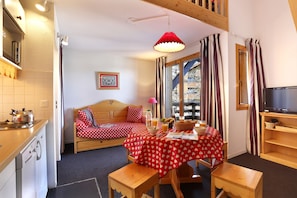 In-room dining - Vacancéole - Résidence Vega (Risoul)