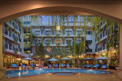 Angkor Holiday Hotel
