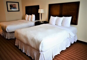 Desk, blackout curtains, iron/ironing board, rollaway beds - Sigma Inn & Suites Hudson's Hope (Hudson's Hope)