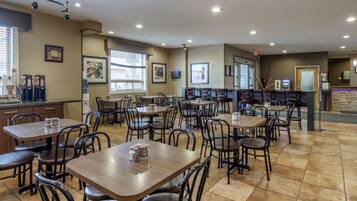 Sudah termasuk sarapan prasmanan setiap hari