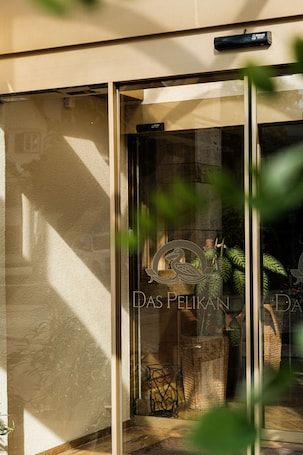 Entrada de la propiedad. Das Pelikan Hotel Schwäbisch Gmünd