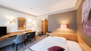 Comfort Single Room | Hypo-allergenic bedding, down comforters, minibar, desk