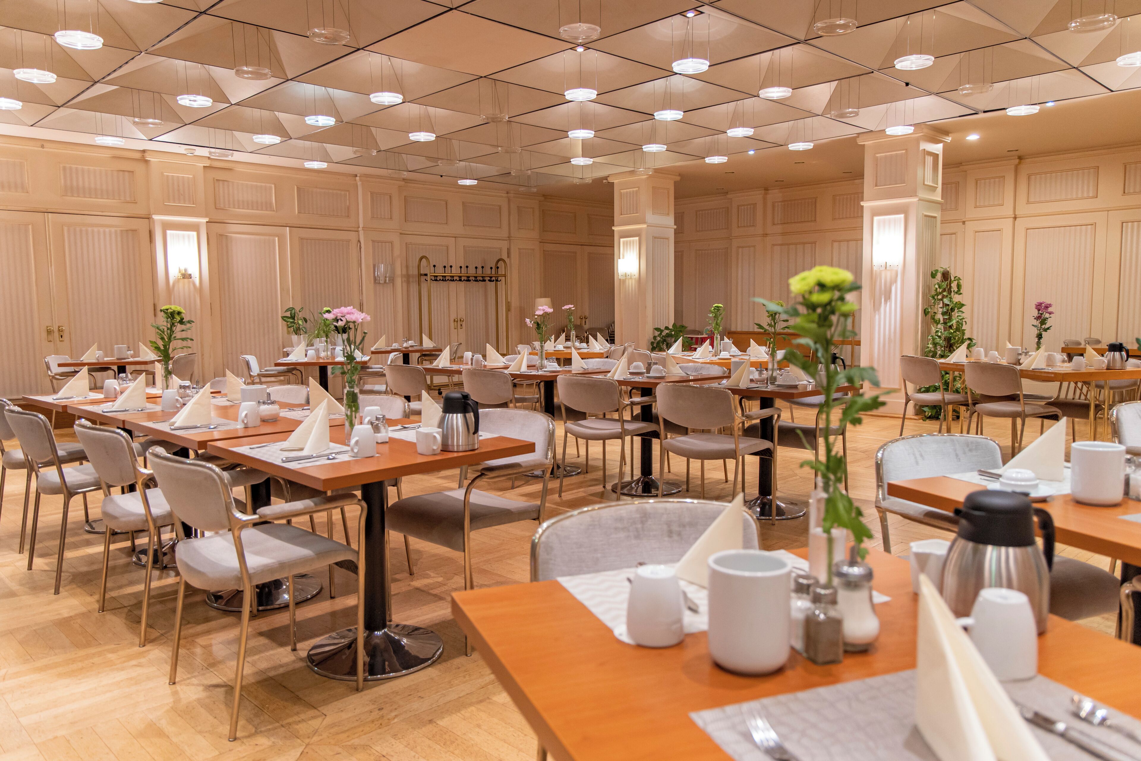 Tägliches Frühstücksbuffet gegen Gebühr