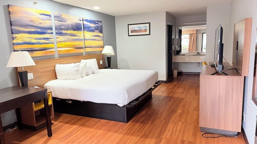 Iron/ironing board, rollaway beds, free WiFi, bed sheets