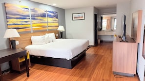 Iron/ironing board, rollaway beds, free WiFi, bed sheets - Days Inn & Suites by Wyndham Winnie (Winnie)