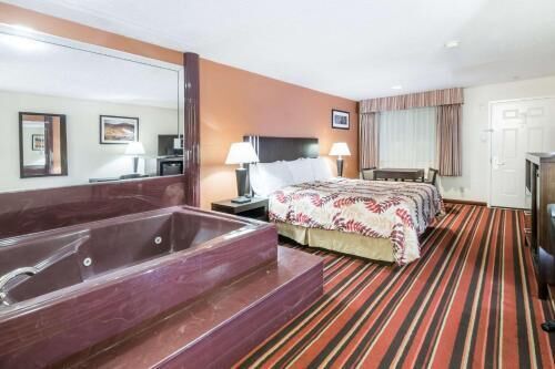 Iron/ironing board, rollaway beds, free WiFi, bed sheets