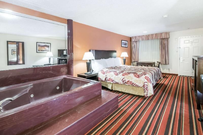 Iron/ironing board, rollaway beds, free WiFi, bed sheets