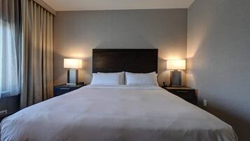 Premium bedding, in-room safe, desk, blackout drapes
