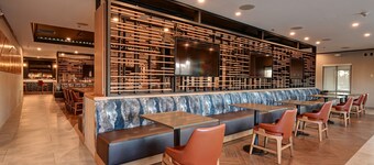 DoubleTree by Hilton Denver International Airport