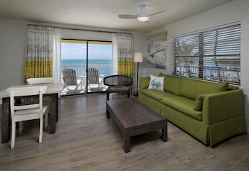 Egyptian cotton sheets, premium bedding, pillowtop beds, in-room safe at La Siesta Resort & Villas