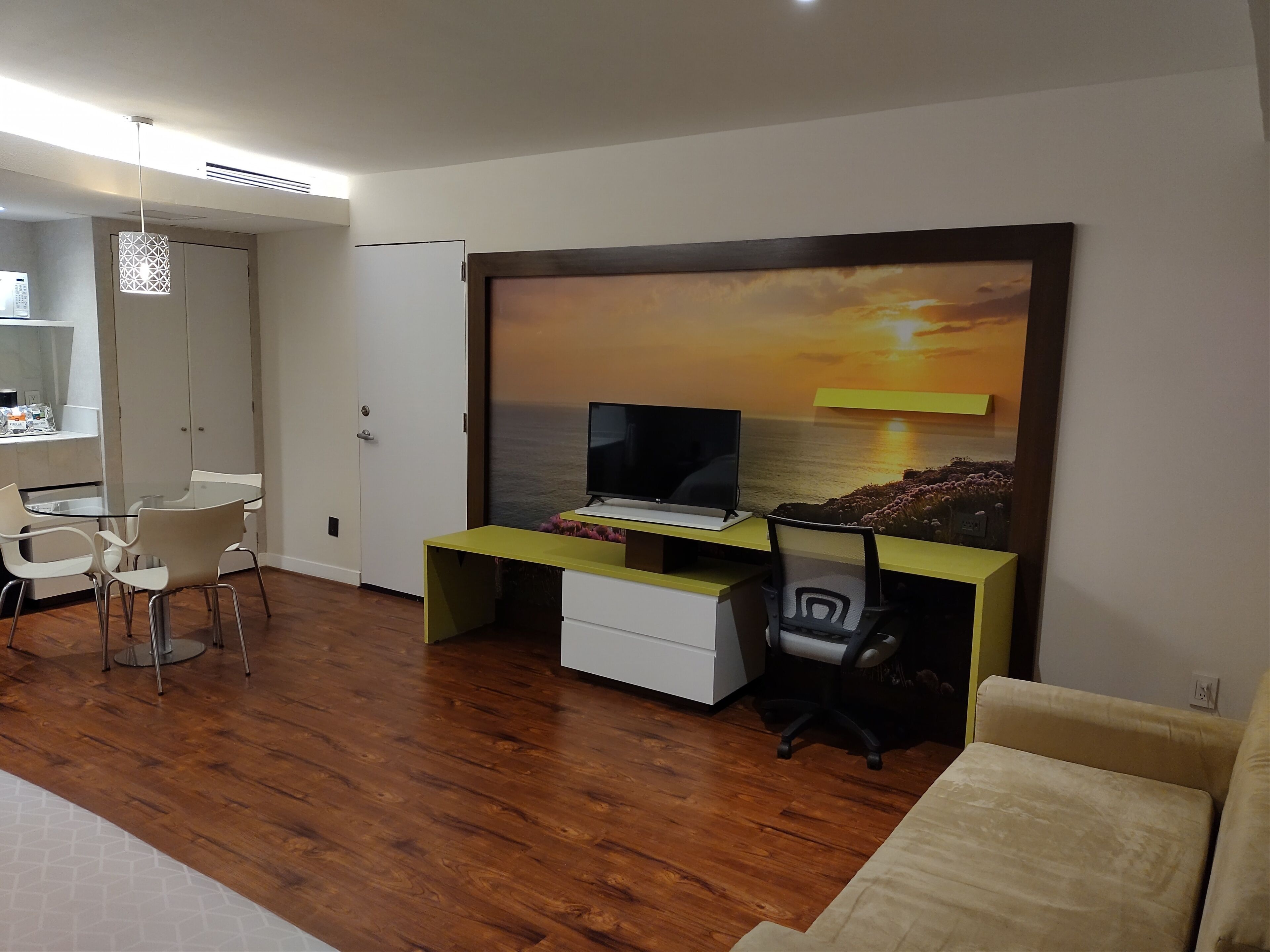 1 bedroom, in-room safe, desk, laptop workspace