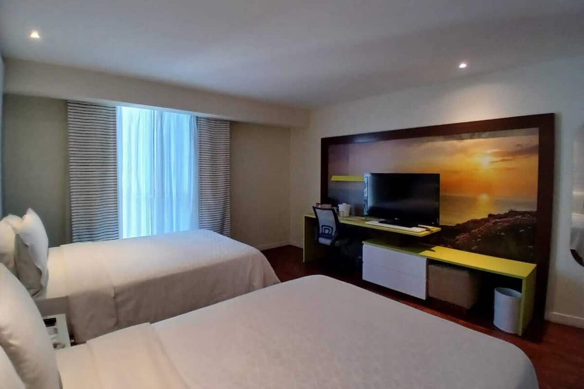 Zimmer, 2 Doppelbetten, Nichtraucher