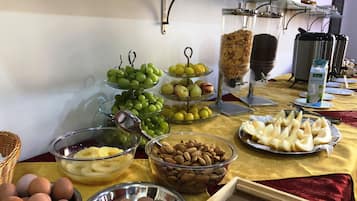 Petit-déjeuner buffet compris