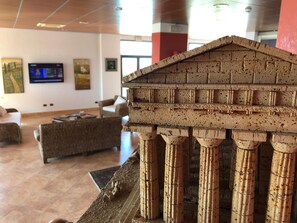 Unclassified image, 2 of 60, button