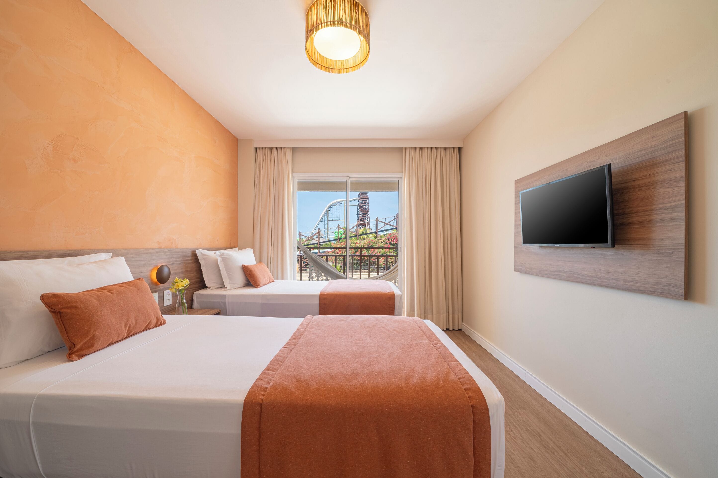 Suíte família | Frigobar, cofres nos quartos, escrivaninha, cortinas blackout