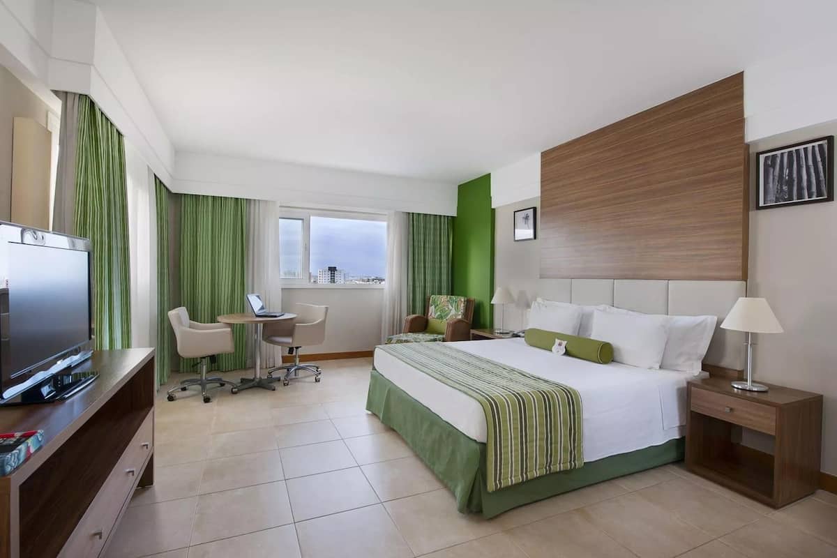 Minibar, in-room safe, laptop workspace, blackout curtains