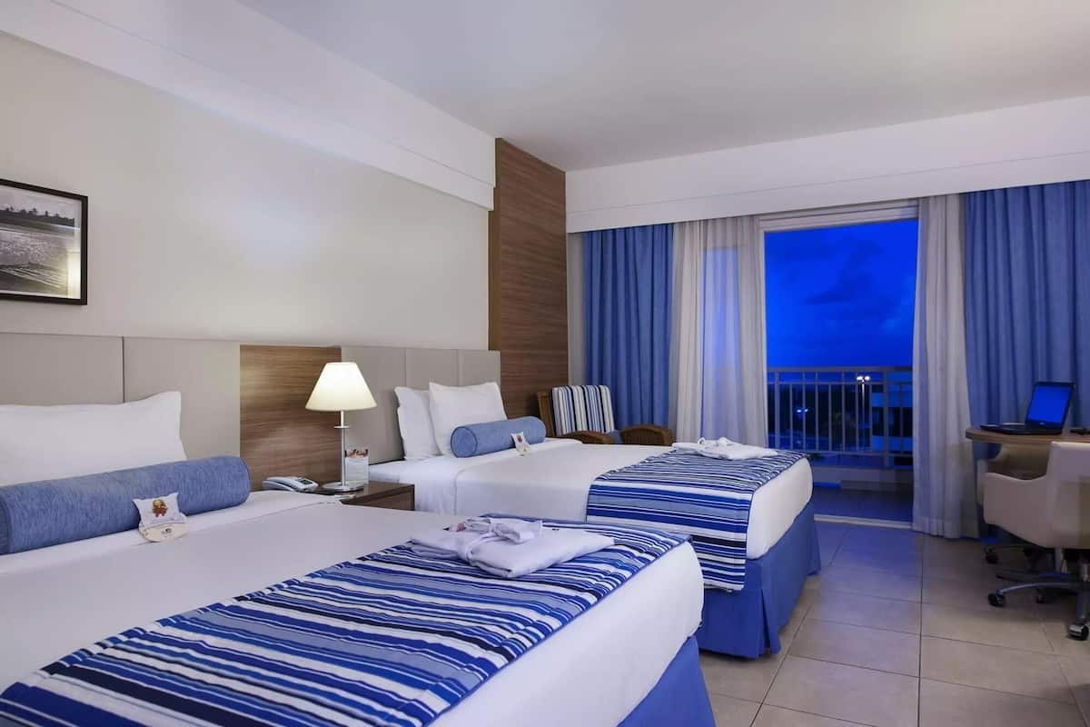 Minibar, in-room safe, laptop workspace, blackout curtains