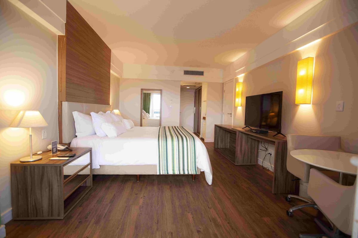 Minibar, in-room safe, laptop workspace, blackout curtains