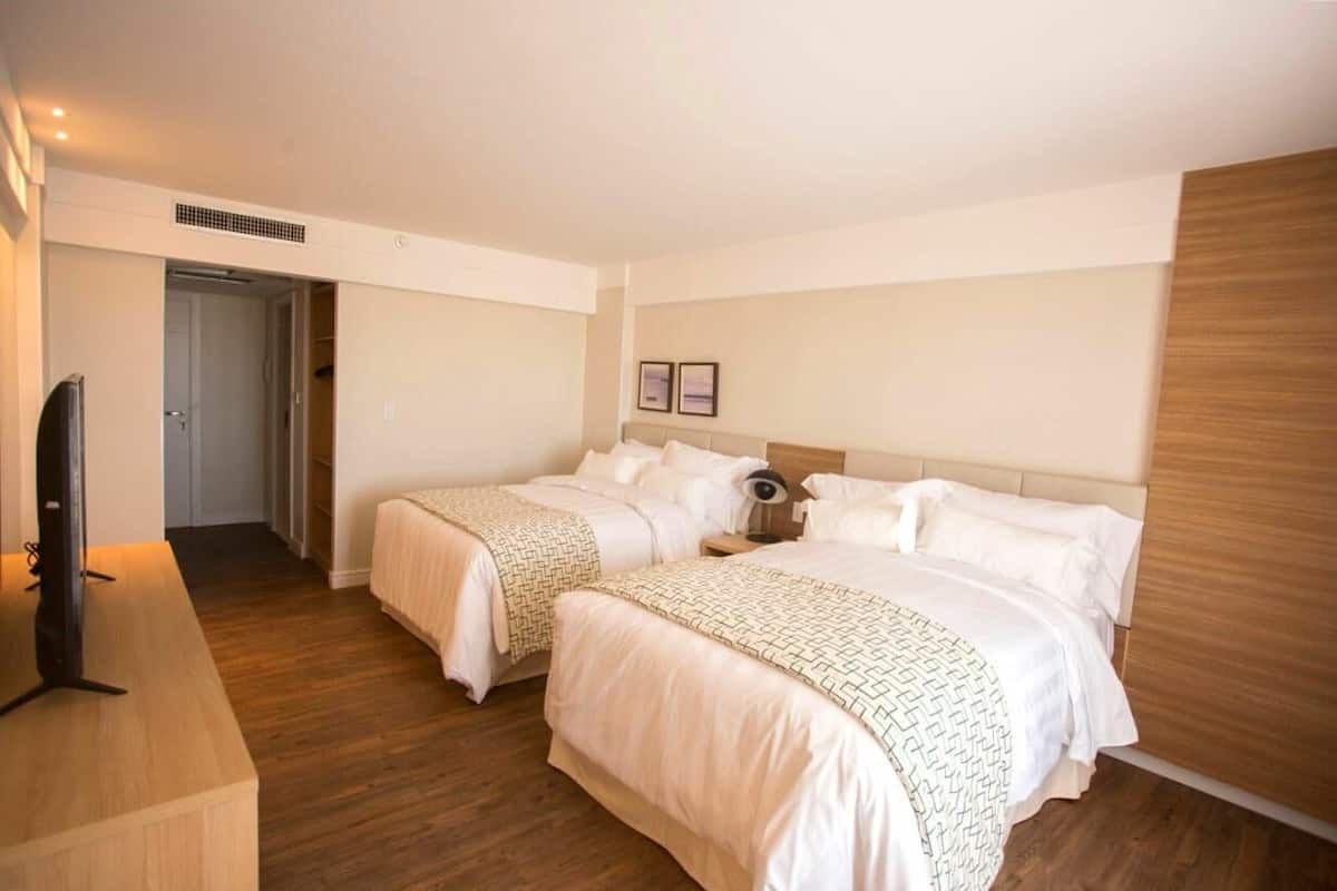 Minibar, in-room safe, laptop workspace, blackout curtains