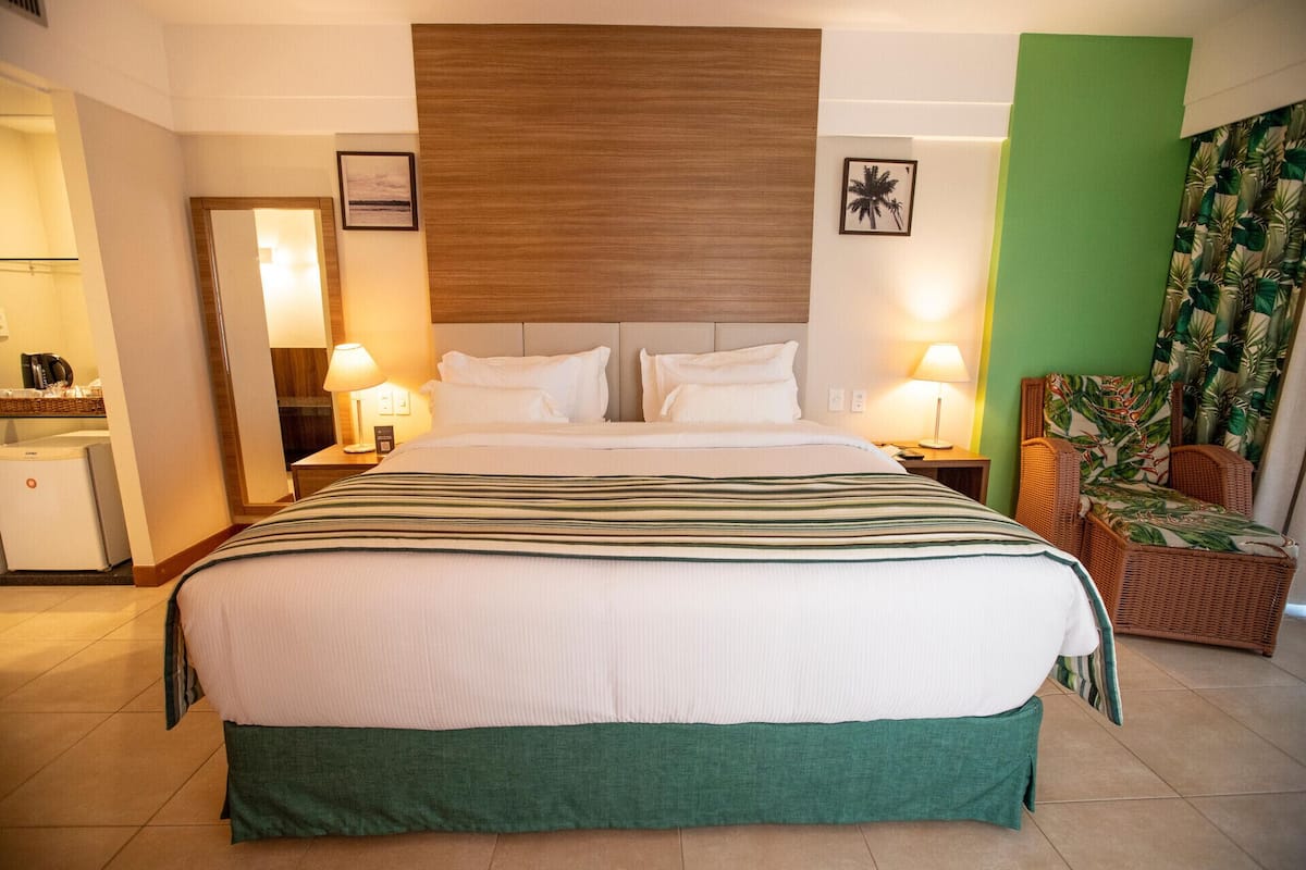 Minibar, in-room safe, laptop workspace, blackout curtains