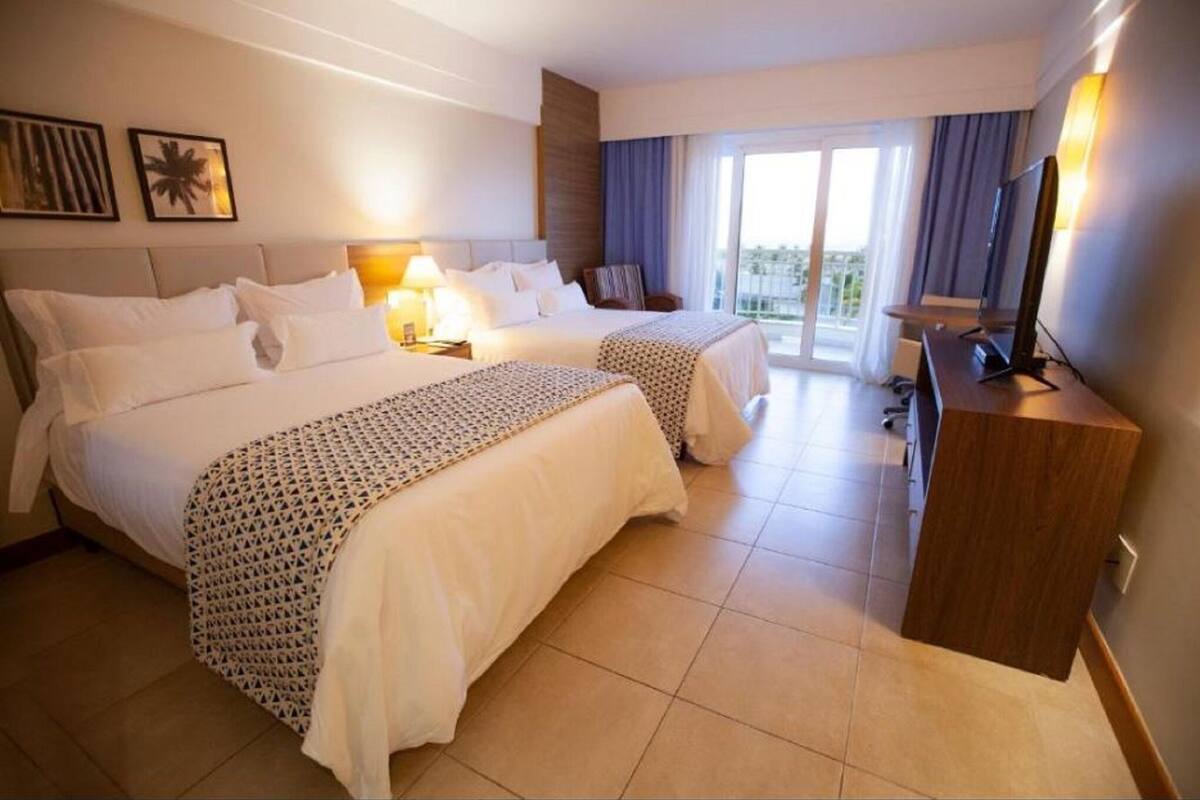 Minibar, in-room safe, laptop workspace, blackout curtains