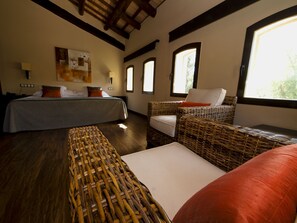 Superior Room | Desk, cribs/infant beds, rollaway beds, free WiFi - Molí Blanc Hotel (Jorba)