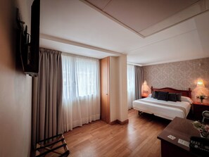 Double Room | Desk, free WiFi, bed sheets