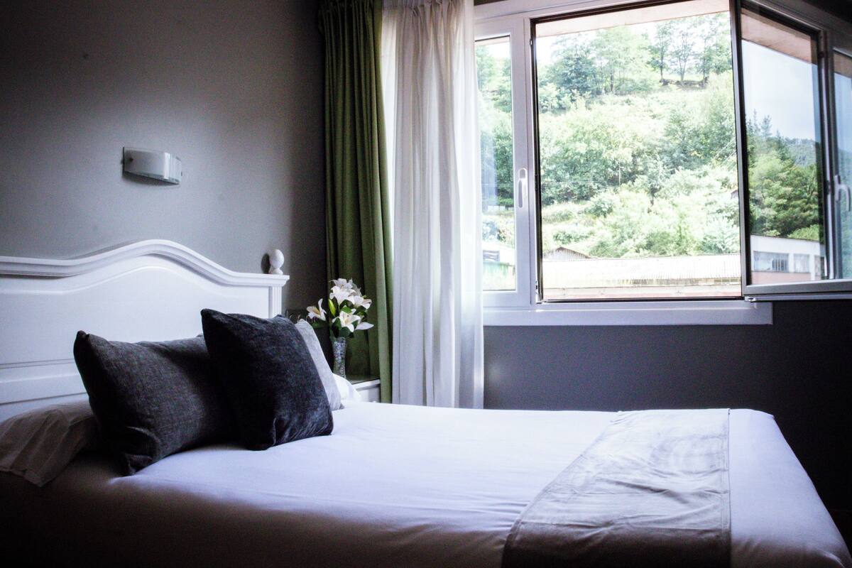 Habitación individual, 1 habitación | Escritorio, wifi gratis, ropa de cama