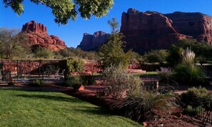 إطلالة على الجبل