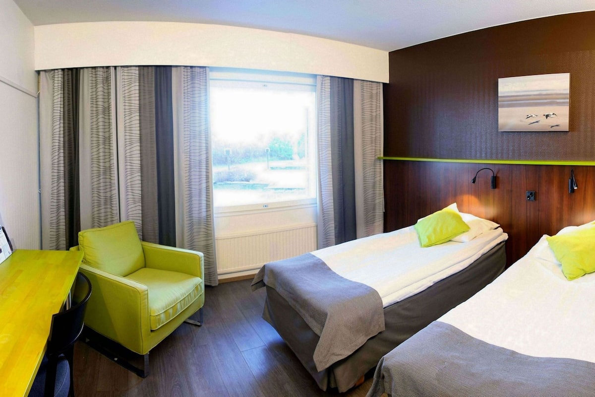 standard twin room | premium bedding, desk, blackout curtains, soundproofing