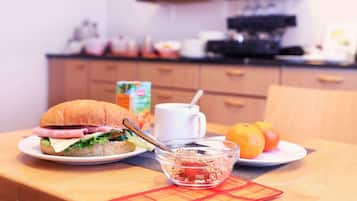 Dagelijks ontbijtbuffet (EUR 18 per persoon)