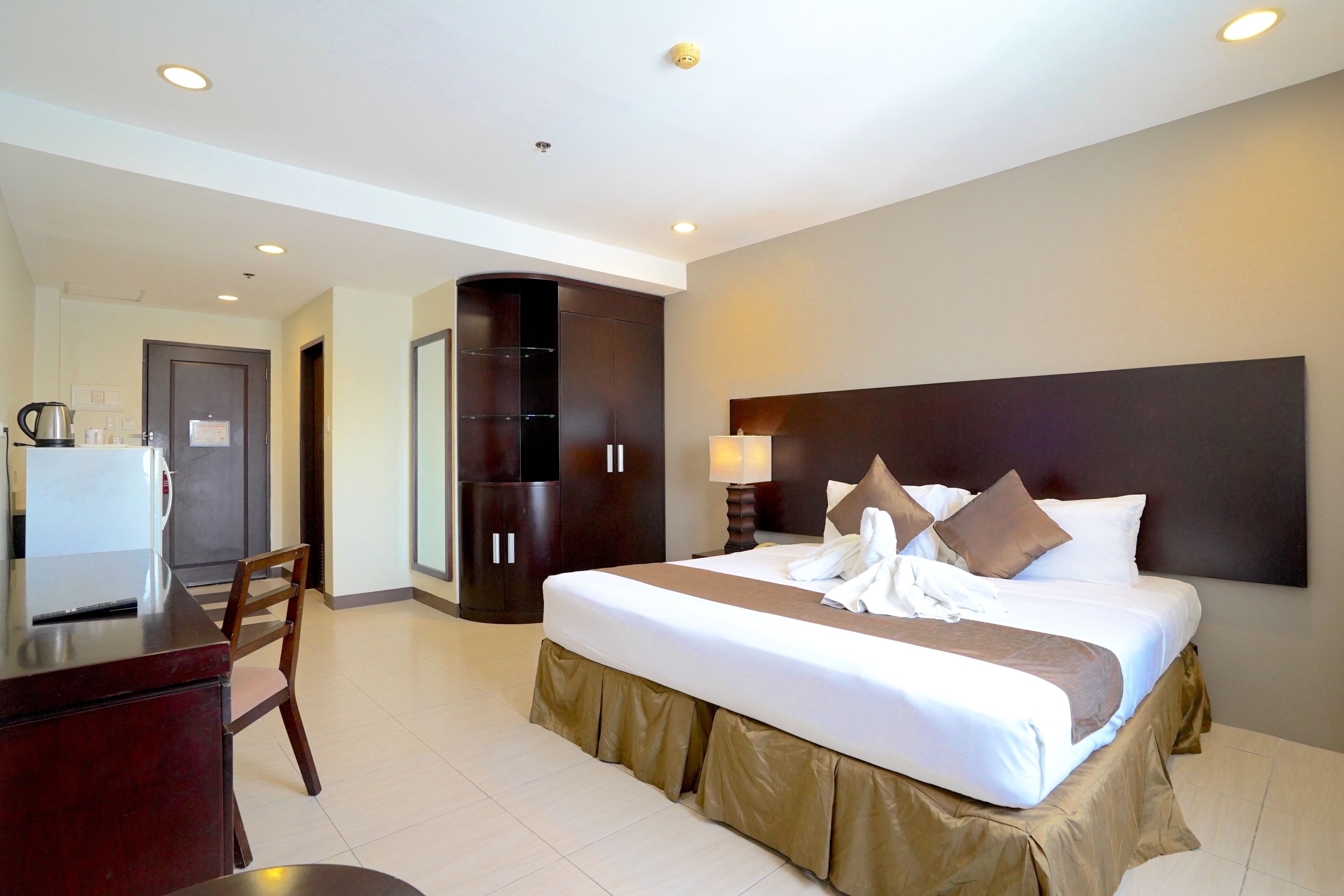 Premium bedding, down comforters, desk, blackout drapes