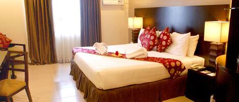 Royal Suite, 1 King Bed | 1 bedroom, premium bedding, down comforters, in-room safe