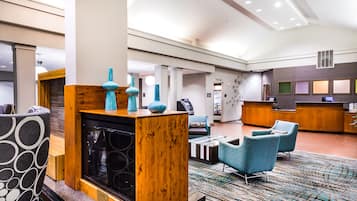 Área de estar no saguão