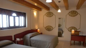 Unclassified image, 3 of 13, button - Hotel La Casa de la Luna (Mexico City)