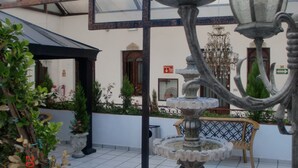 Unclassified image, 2 of 13, button - Hotel La Casa de la Luna (Mexico City)