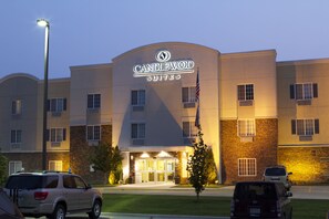 Front of property - evening/night - Candlewood Suites Champaign-Urbana University Area by IHG (Champaign)