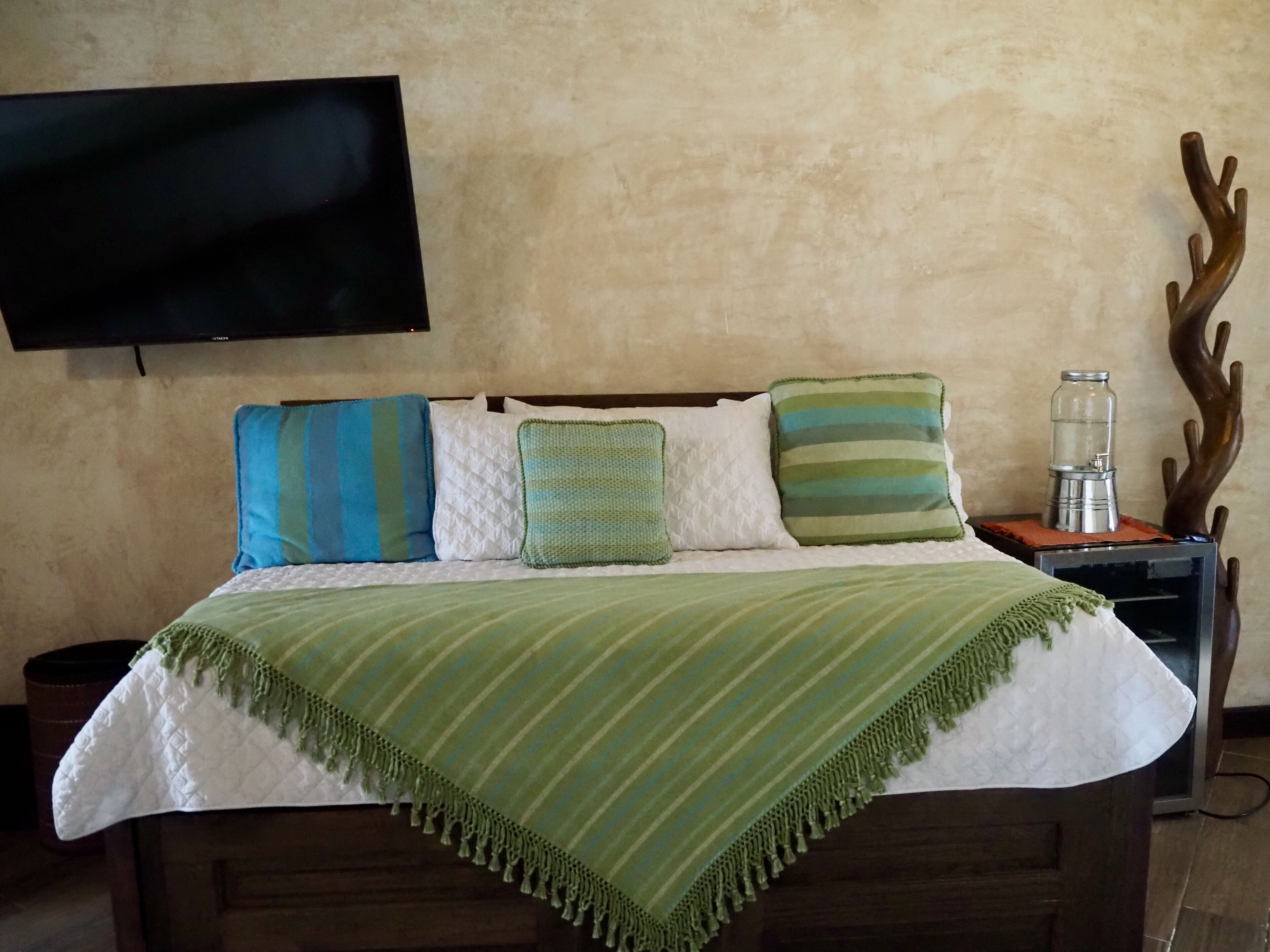 quadruple room | minibar, in-room safe, free wifi, bed sheets