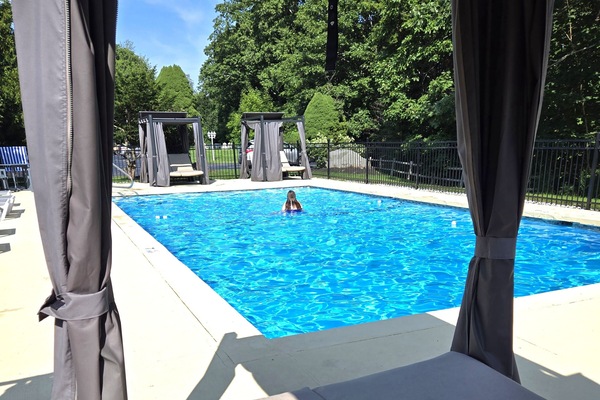 Seasonal outdoor pool, sun loungers