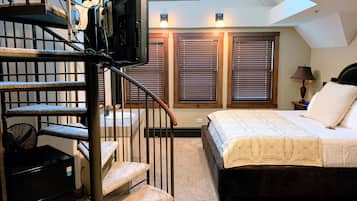 Loft Suite, 1 King Bed (Suite 303)