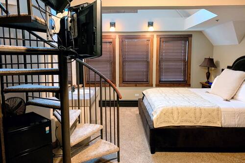 Suite | Ropa de cama de alta calidad, camas con pillow-top y escritorio