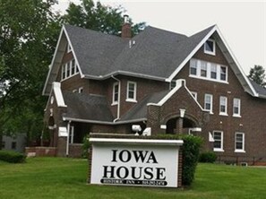 Exterior - Iowa House (Ames)