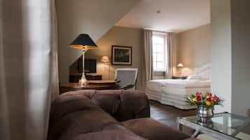 1 Schlafzimmer, hochwertige Bettwaren, Minibar, Zimmersafe