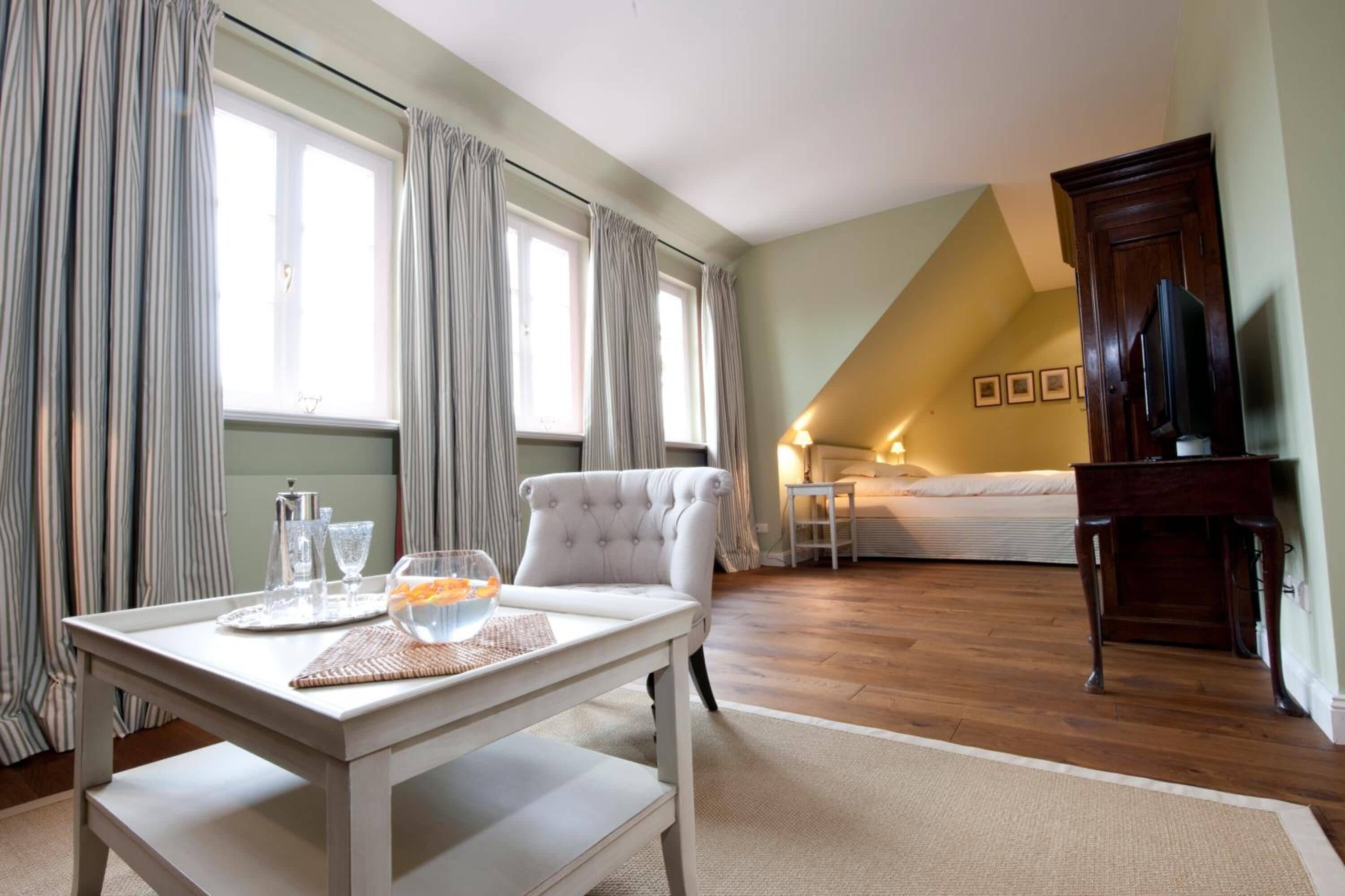 1 bedroom, premium bedding, minibar, in-room safe