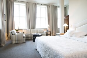 Deluxe Room | Premium bedding, minibar, in-room safe, individually decorated - Schloss Lüdersburg Golf & Spa (Luedersburg)