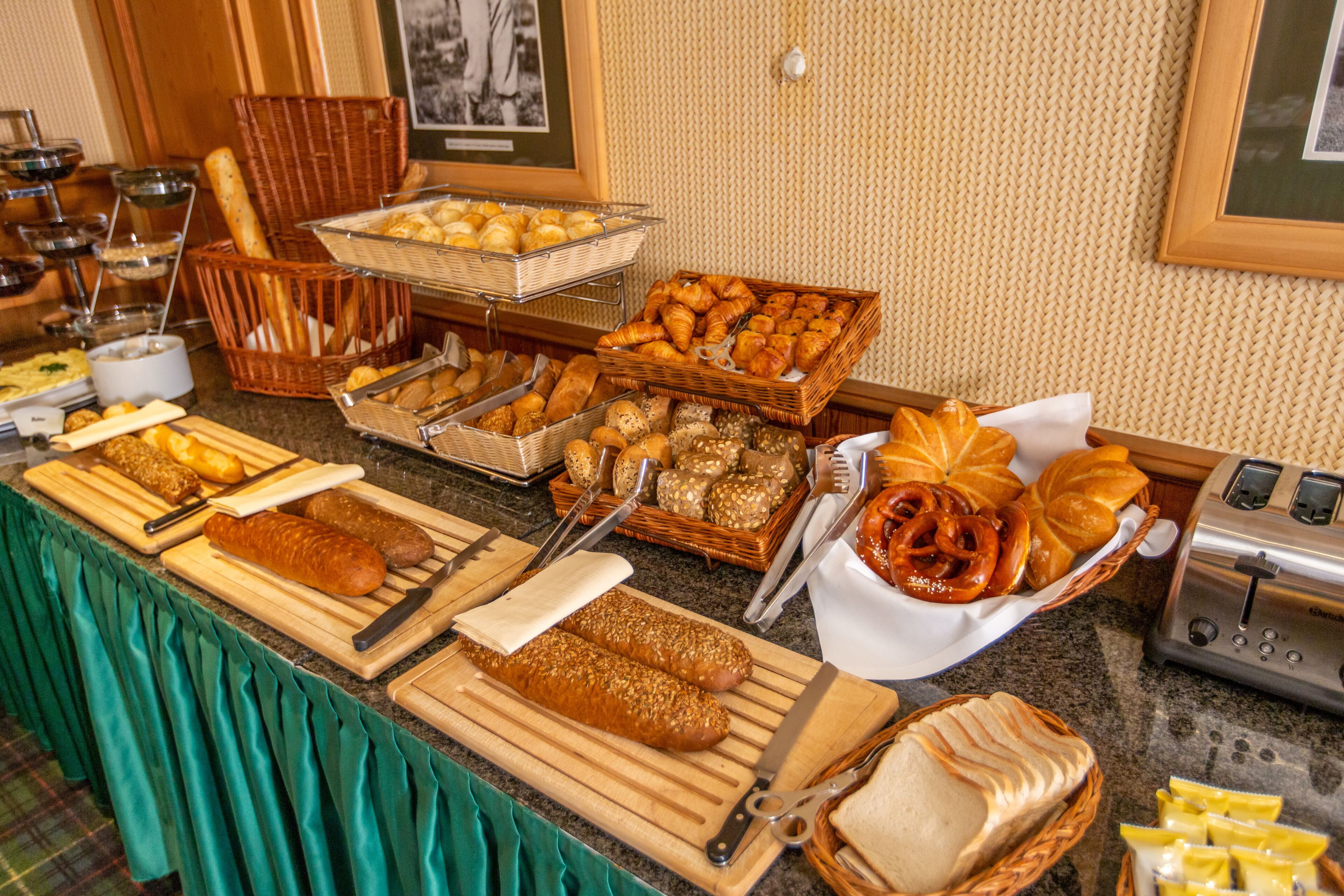 Frühstück und Abendessen, internationale Küche