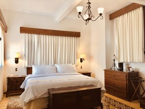 Junior Suite, 1 King Bed | Premium bedding, down comforters, in-room safe, desk - Hotel Mi Solar (Uruapan)
